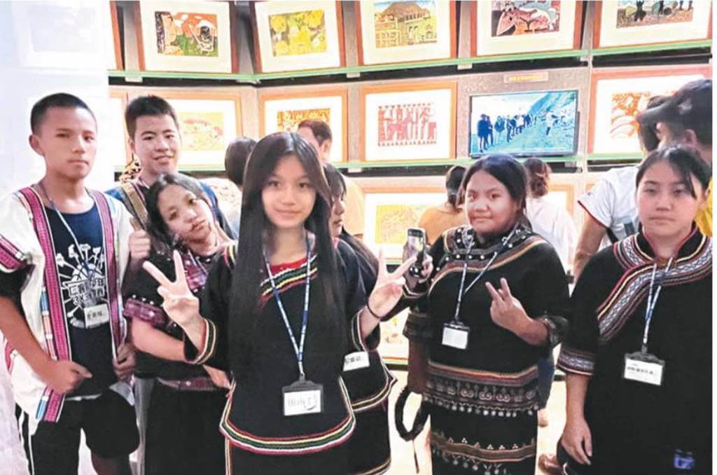 【新聞分享】台南市偏鄉師生版畫展 用AI創作繪本驚豔